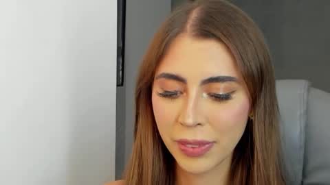 Snapshot of valenjonex chatting on 01-04-25, 10:34 Angela online show from 01-04-25, 10:34