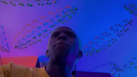   Valentin  independent Cam Boy     online show from 12-10-24, 09:01