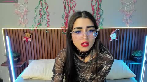 VALENTINA  online show from 12-19-24, 03:07