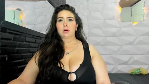 Snapshot of valentina_coba11 chatting on 01-25-25, 12:38 Valentina online show from 01-25-25, 12:38