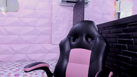 Snapshot of valentina_coba11 chatting on 02-23-25, 02:18 Valentina online show from 02-23-25, 02:18