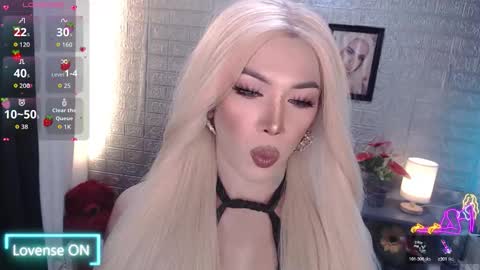 Amanda online show from 11-19-25, 01:11