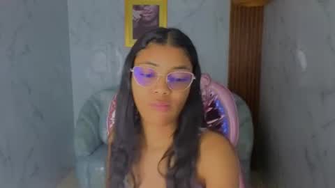 Snapshot of valentina_gomez_s chatting on 06-18-26, 12:42 Valentina online show from 06-18-26, 12:42