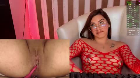 Snapshot of valentina_greco chatting on 03-06-25, 04:49 Valentina online show from 03-06-25, 04:49