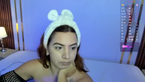Snapshot of valentina_greco chatting on 05-29-26, 02:15 Valentina online show from 05-29-26, 02:15