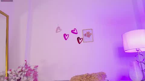Snapshot of valentina_king18 chatting on 06-13-26, 11:24 VALENTINA online show from 06-13-26, 11:24
