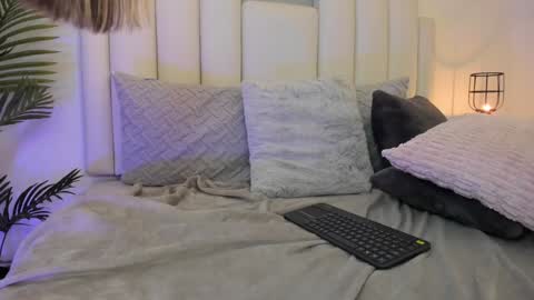 VALENTINA  online show from 01-08-25, 01:32