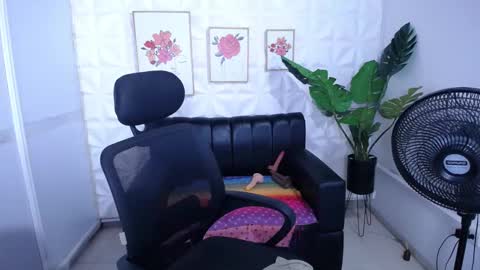 Valentina  online show from 10-31-25, 10:00