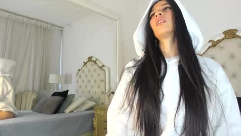 Valentina  online show from 02-13-25, 12:21