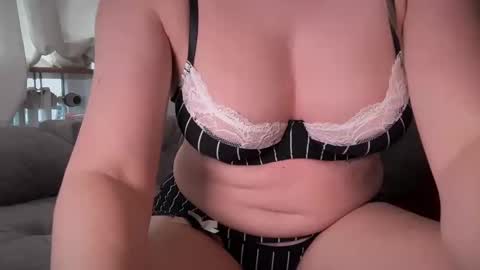 Valentina online show from 09-17-25, 08:05