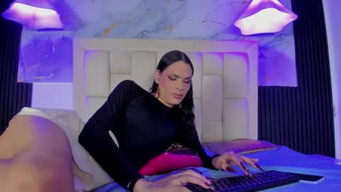 Valentina  online show from 11-24-25, 11:37