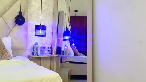 Ana online show from 10-21-25, 05:57