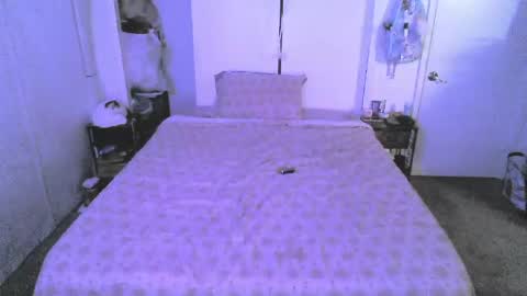 Snapshot of valentinas_dream chatting on 04-21-26, 02:51 Tina Bates online show from 04-21-26, 02:51
