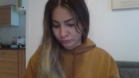 valentinaseleni24 online show from 07-06-26, 12:24