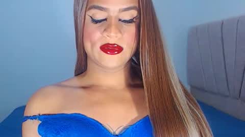 Snapshot of valentinaxxxdoll chatting on 12-19-25, 07:10 VALENTINA online show from 12-19-25, 07:10