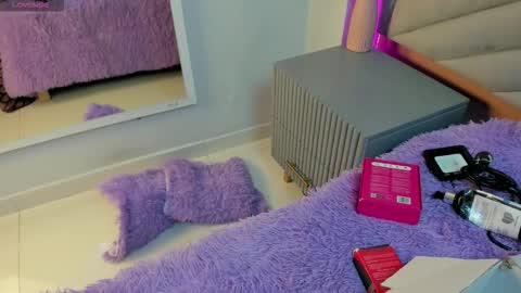 Mia  online show from 02-04-26, 08:25