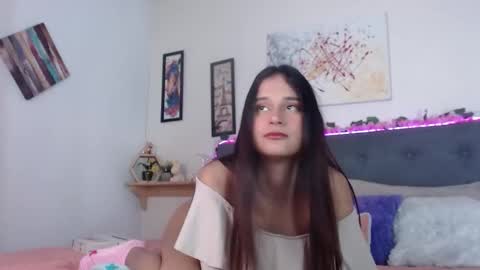 V A L E N T I N I online show from 10-22-25, 08:08