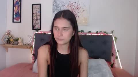 V A L E N T I N I online show from 10-28-25, 07:49