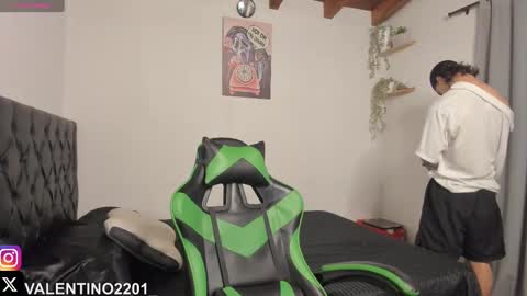 valentino online show from 10-02-25, 11:34