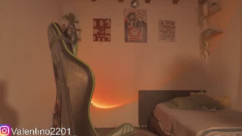 Snapshot of valentino_2201 chatting on 06-24-26, 11:15 Valentino - 15 OFF valentino2201 online show from 06-24-26, 11:15