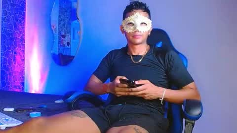 Snapshot of valentino_fs chatting on 09-11-25, 03:28 Mistery Guy online show from 09-11-25, 03:28