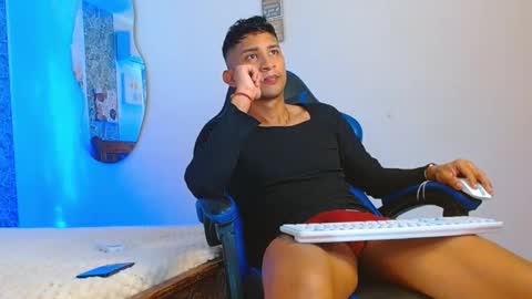 Snapshot of valentino_fs chatting on 09-29-25, 06:46 Mistery Guy online show from 09-29-25, 06:46