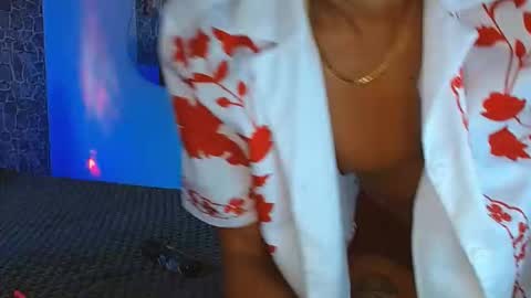 Snapshot of valentino_fs chatting on 10-26-25, 04:13 Mistery Guy online show from 10-26-25, 04:13