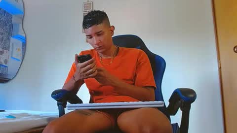 Snapshot of valentino_fs chatting on 11-20-25, 03:12 Mistery Guy online show from 11-20-25, 03:12