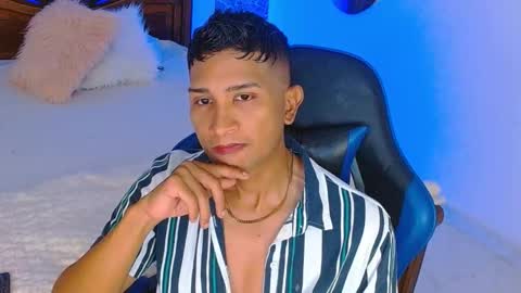 Snapshot of valentino_fs chatting on 12-15-25, 03:22 Mistery Guy online show from 12-15-25, 03:22