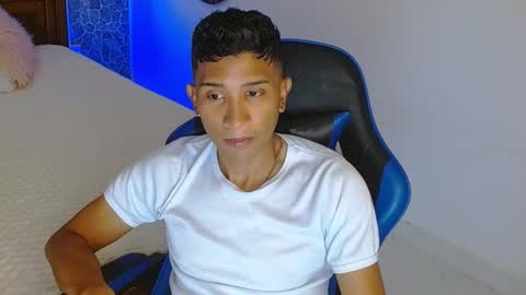 Snapshot of valentino_fs chatting on 12-15-25, 05:06 Mistery Guy online show from 12-15-25, 05:06