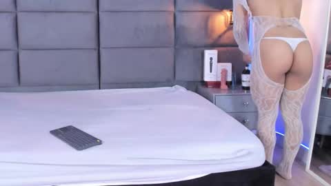 valentino moon online show from 09-16-25, 02:34