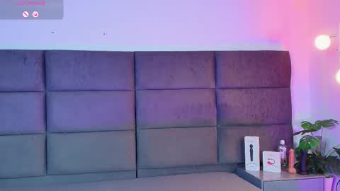 valentino moon online show from 01-06-26, 02:59