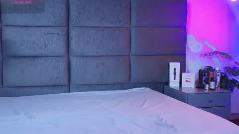 valentino moon online show from 02-17-26, 01:13