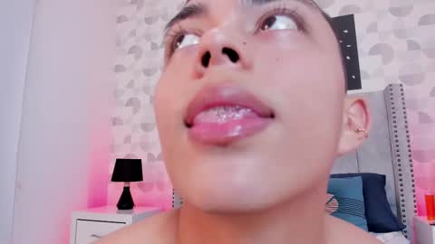 VALENTINO CASTAO online show from 02-11-25, 07:59