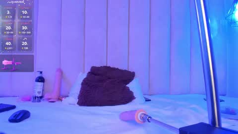 Valentino online show from 03-07-25, 04:57