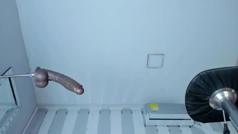 Valentino online show from 11-19-25, 05:29