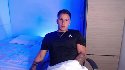 VALENTINO online show from 03-16-26, 10:47