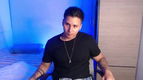 VALENTINO online show from 03-25-26, 11:22