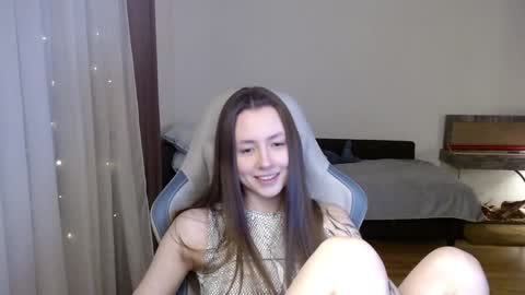 Snapshot of valents_cherry chatting on 01-24-25, 06:35 Valentina online show from 01-24-25, 06:35