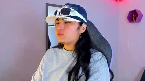 valeri_harpers4 online show from 10-04-25, 02:20