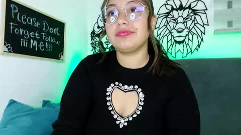 valeria online show from 10-08-25, 12:08