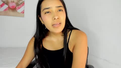 valeria_miller69 online show from 06-05-26, 02:56