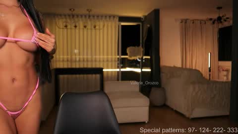 valeria_orozco online show from 10-18-25, 12:57