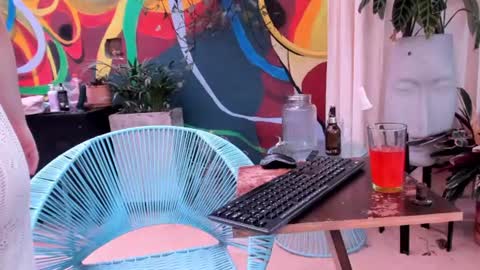 Snapshot of valeria_restrepo chatting on 06-18-26, 06:56 Valeria online show from 06-18-26, 06:56