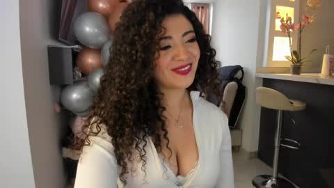 Snapshot of valeria_rosses chatting on 04-15-26, 04:36 Valeria online show from 04-15-26, 04:36