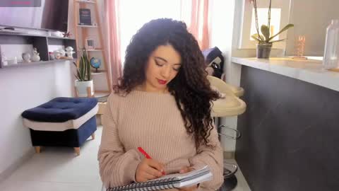 Snapshot of valeria_rosses chatting on 04-21-26, 04:45 Valeria online show from 04-21-26, 04:45