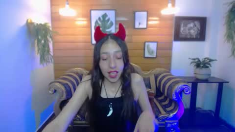 Snapshot of valeria_rossi7 chatting on 02-14-25, 10:47 Valeria online show from 02-14-25, 10:47