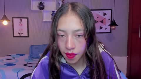 Snapshot of valeria_rossi7 chatting on 02-17-25, 02:37 Valeria online show from 02-17-25, 02:37