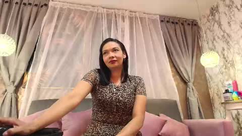 Im Valeria online show from 10-18-25, 08:20
