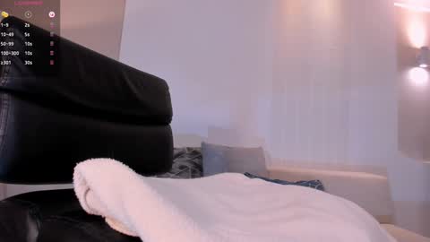 Valeria online show from 01-19-25, 08:19